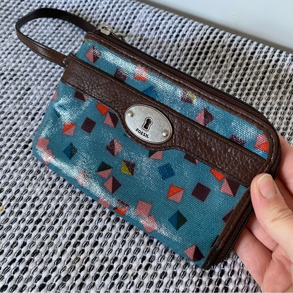 Fossil Blue and Brown Geometric Wristlet